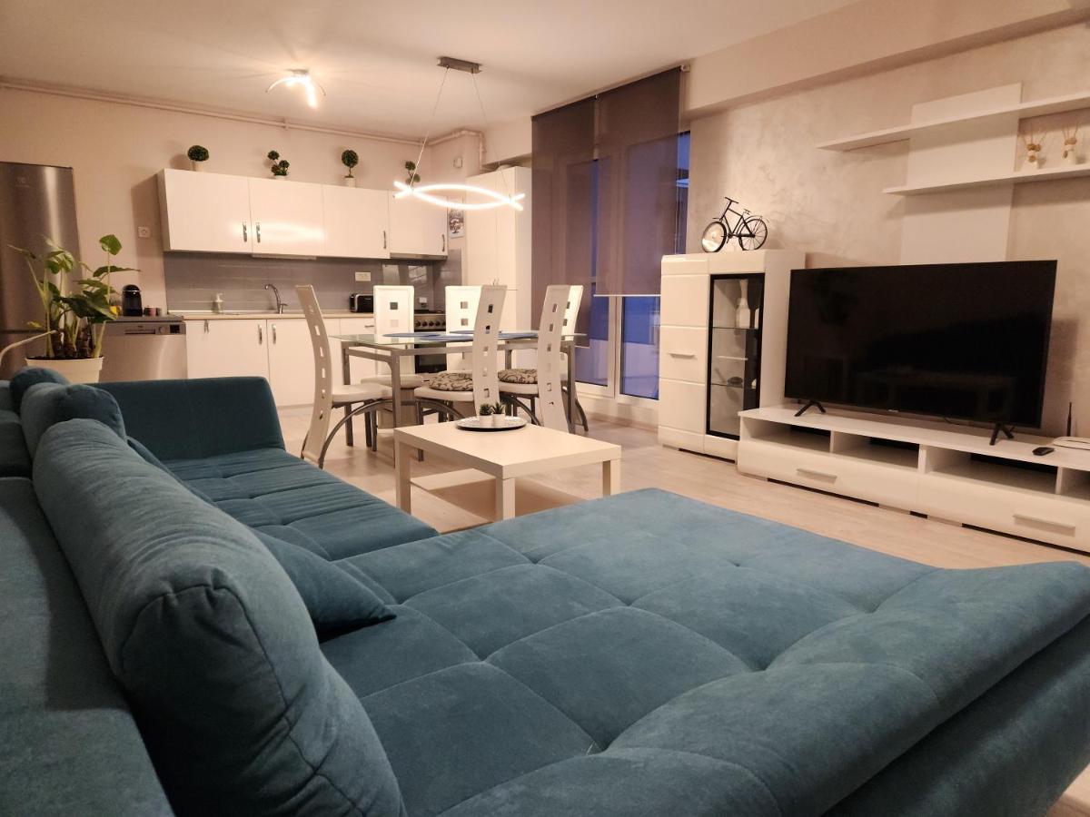 Airport Apartment Otopeni Bagian luar foto