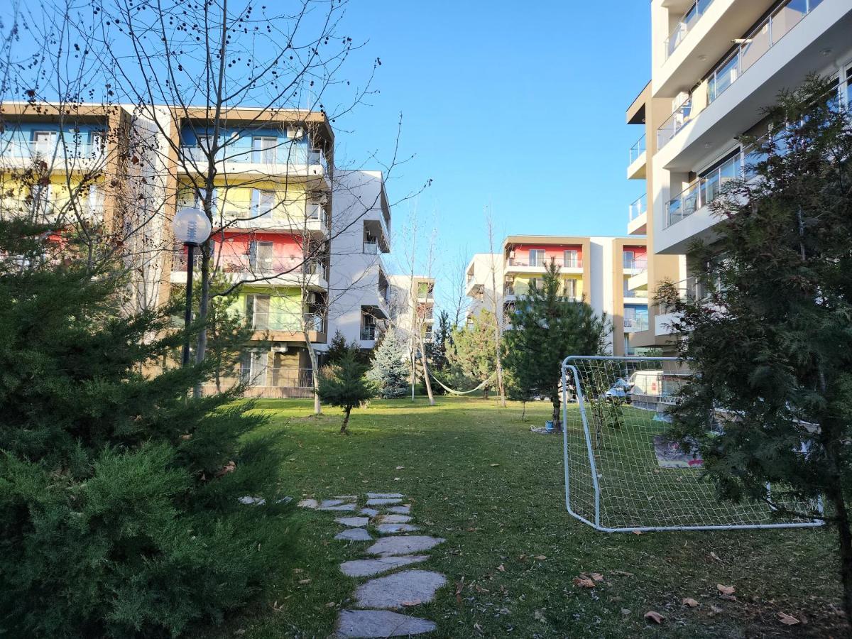 Airport Apartment Otopeni Bagian luar foto