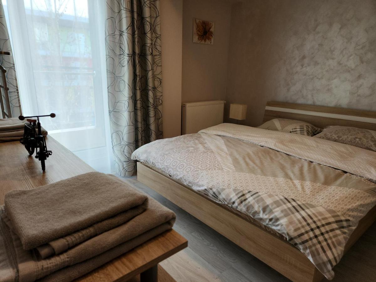 Airport Apartment Otopeni Bagian luar foto